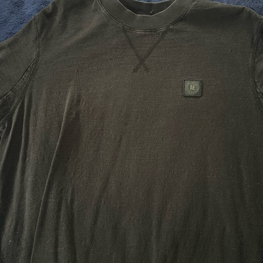 American Eagle t shirt